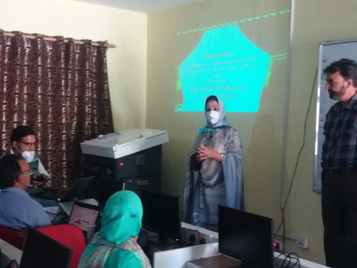 Chief Education Officer Budgam, Mtr. Fatima Tak interacting with Teachers in a training programme
